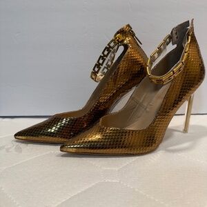 Guess Gold Snake Embossed Stiletto Heels Size 11